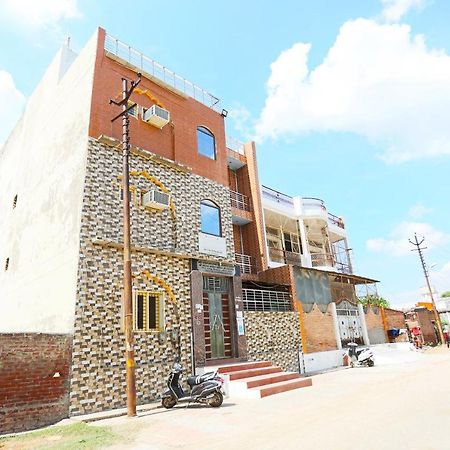Hotel Oyo 44361 Shri Lajjaram Ashram Vrindāvan Exteriér fotografie
