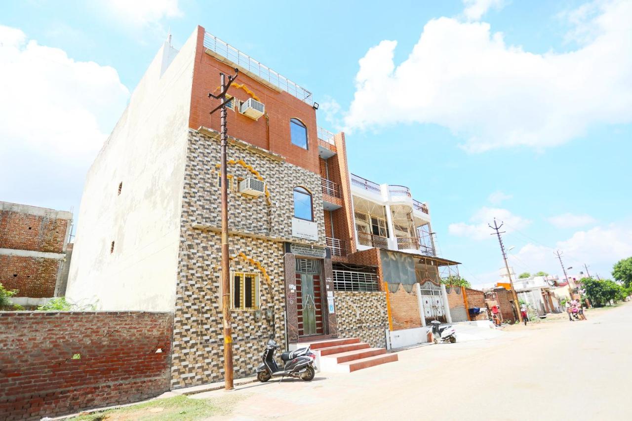 Hotel Oyo 44361 Shri Lajjaram Ashram Vrindāvan Exteriér fotografie