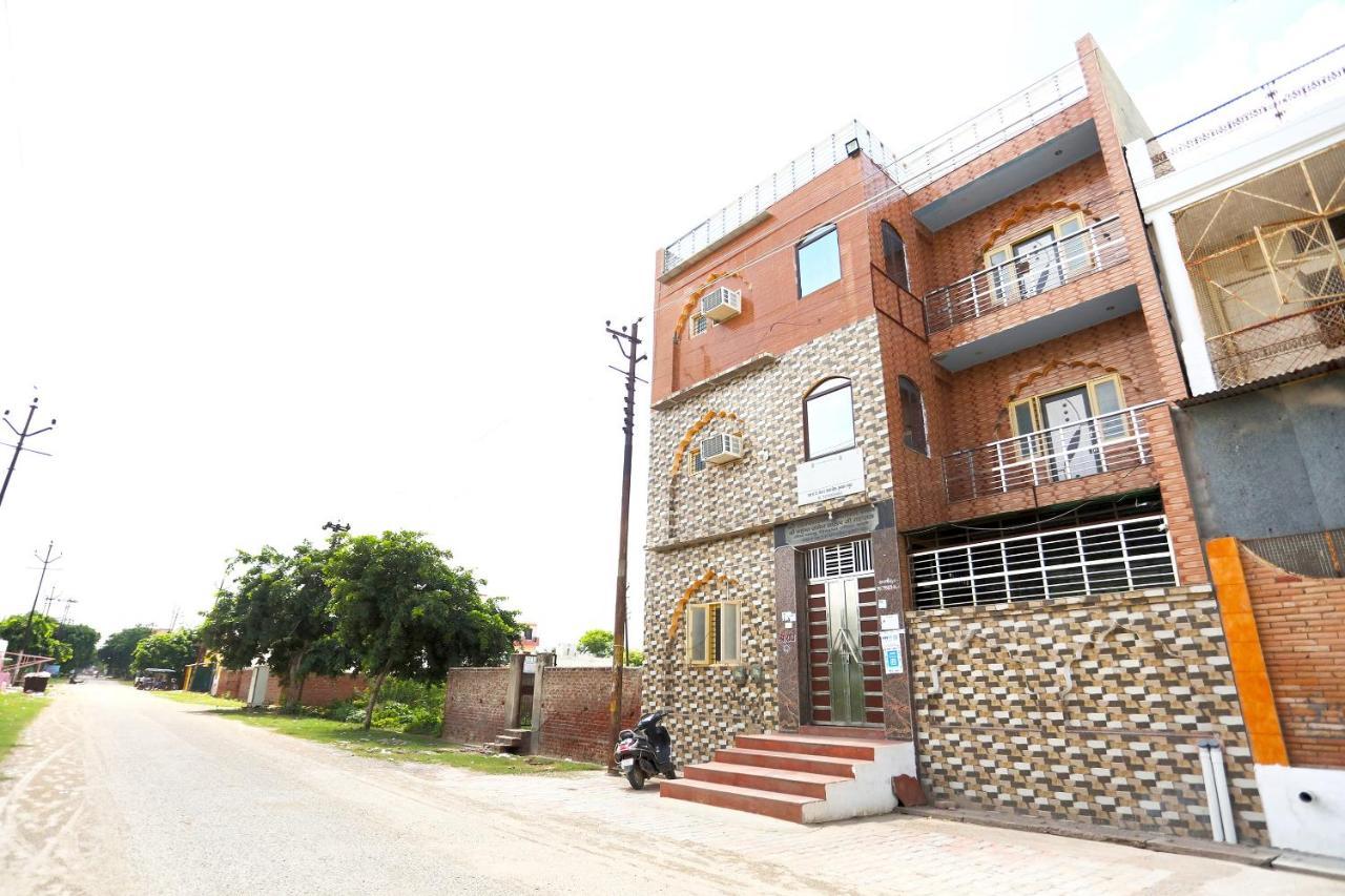 Hotel Oyo 44361 Shri Lajjaram Ashram Vrindāvan Exteriér fotografie